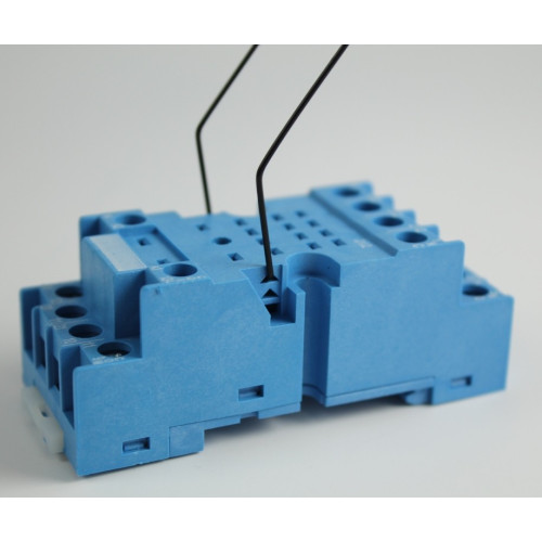 ZOCCOLO A VITE PER RELE'