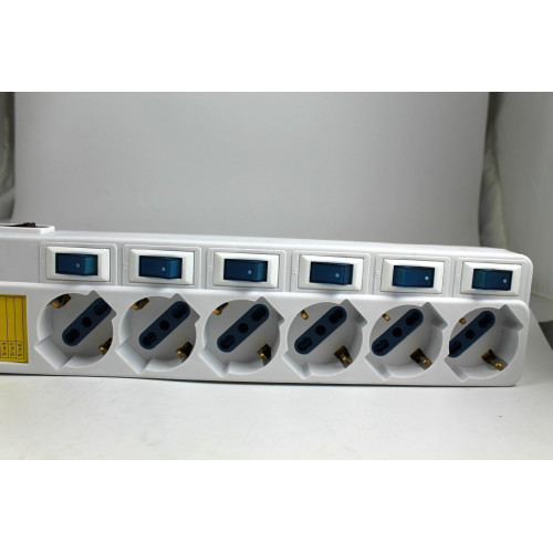 PRESA MULTIPLA 6 PRESE UNIVERSALI E 6 INTERRUTTORI INDIPENDENTI