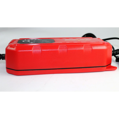 CARICABATTERIE PER BATTERIE AL PIOMBO 12V CON CAPACITA' COMPRESA TRA 14A/H E 150A/H