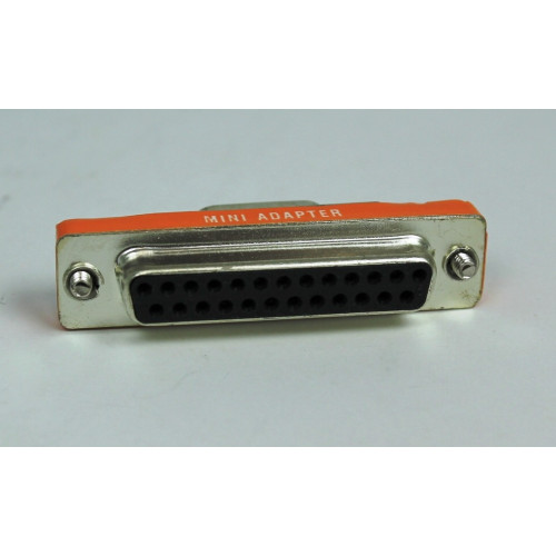 ADATTATORE DA SUB D 9 POLI MASCHIO A SUB D 25 POLI FEMMINA